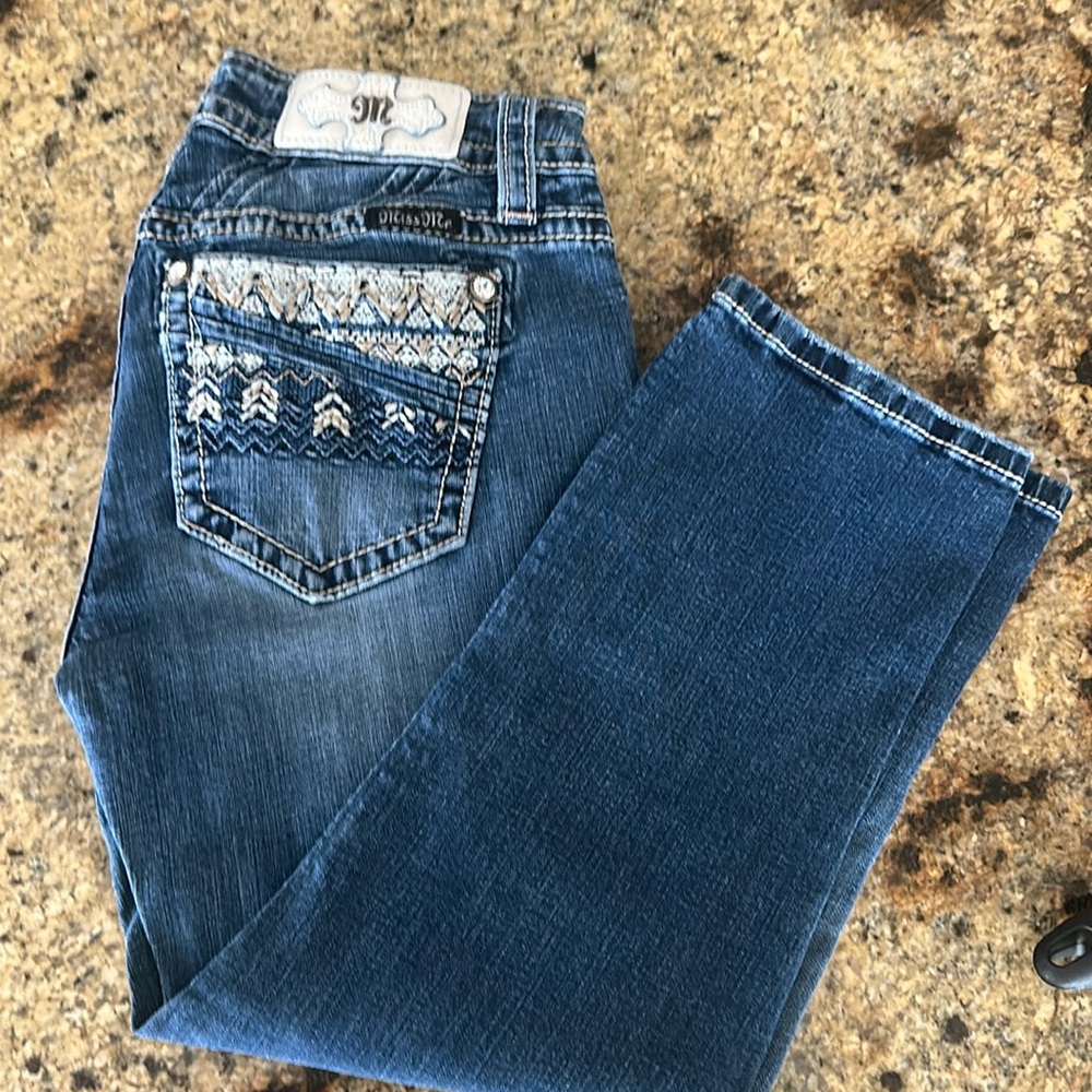 Miss Me Mid Rise Capris Size 26 Color DK 474C